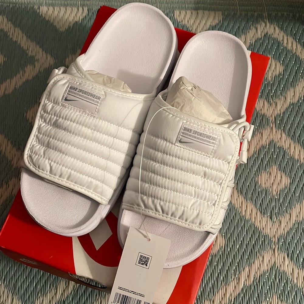 NWT womens Nikes asuna slides 2 Na - Picture 2 of 4